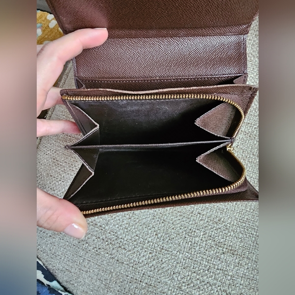 SOLD**Louis Vuitton Wallet and Coin purse - Picture 3 of 11